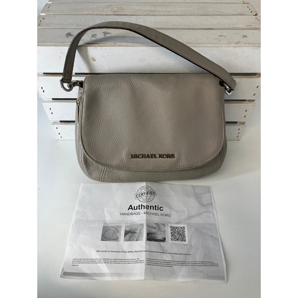 MICHAEL KORS, GRAY MEDIUM PEBBLED LEATHER SHOULDER BAG
